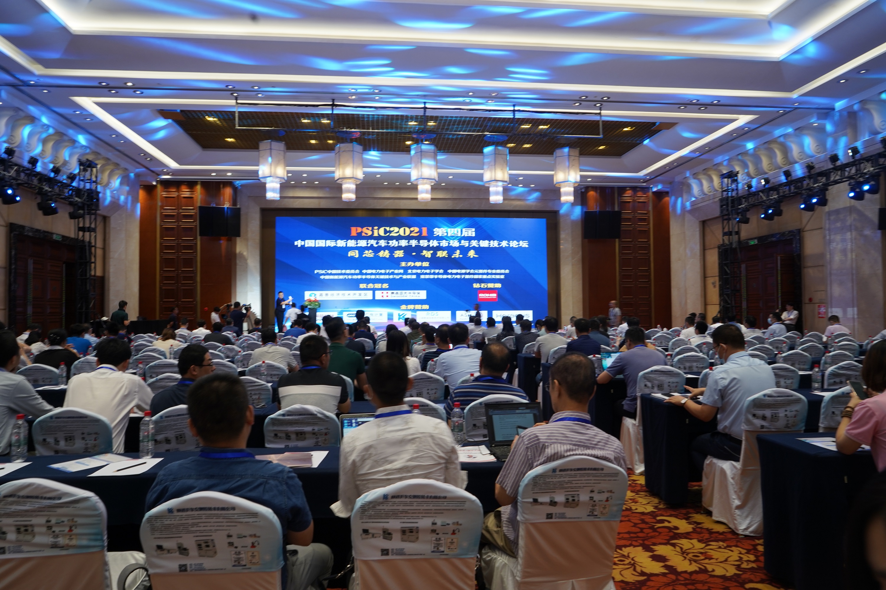 16251950647975102Uml.jpg 16251950647975102Uml.jpg